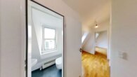 Vermietet - Lehel - Coole Dachgeschosswohnung mit Blick auf München - Blick ins Gäste WC
