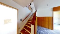Verkauft - charmant und ausbaufähig - Reihenmittelhaus im Ursprungszustand - Treppenhaus