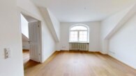 Ganz oben angekommen – Einzigartige Dach-Maisonette mit Dachgarten über Münchens Skyline - helles Zimmer zum Osttrackt